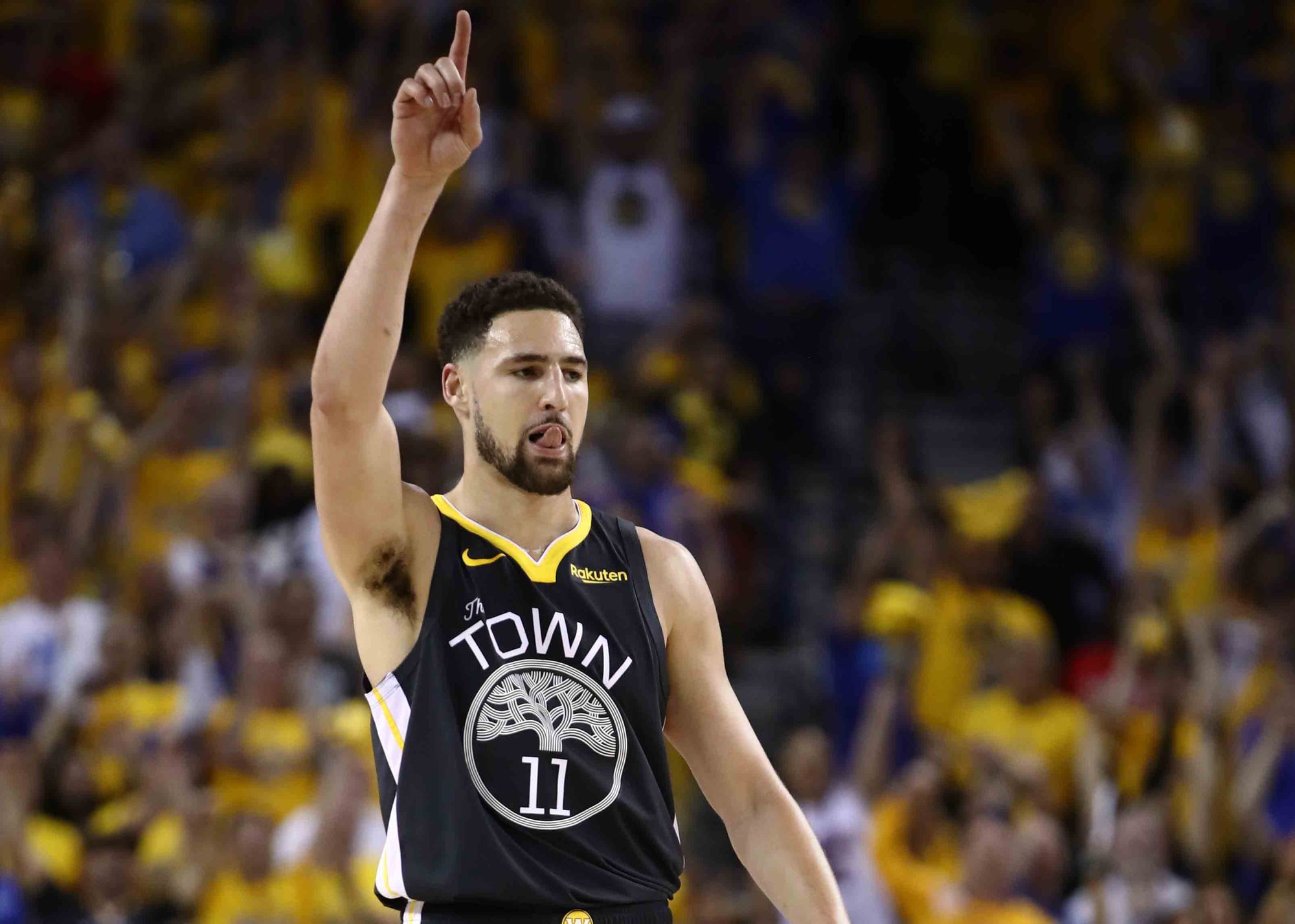 替补神兵！凯尔登·约翰逊5分钟轰13分，带队反超湖人9分（替补爆发！凯尔登·约翰逊5分钟轰13分，助球队反超湖人9分）