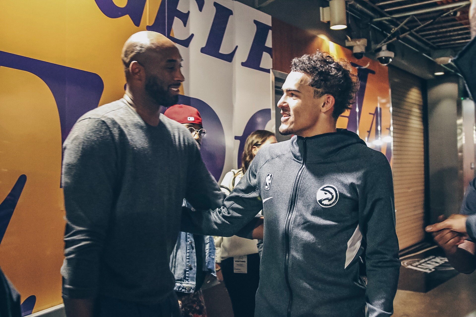 法国队祝贺姆巴佩追平C罗进球记录：一份绝妙的生日礼物！（追平C罗进球纪录！法国队祝贺姆巴佩：最好的生日礼物）