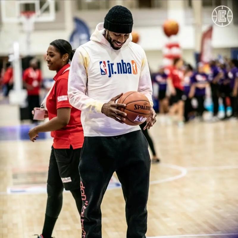 德转列本赛季30岁以上选手进球排行榜：凯恩领跑，...（德转公布本季30+球员进球榜：凯恩暂居榜首，...）