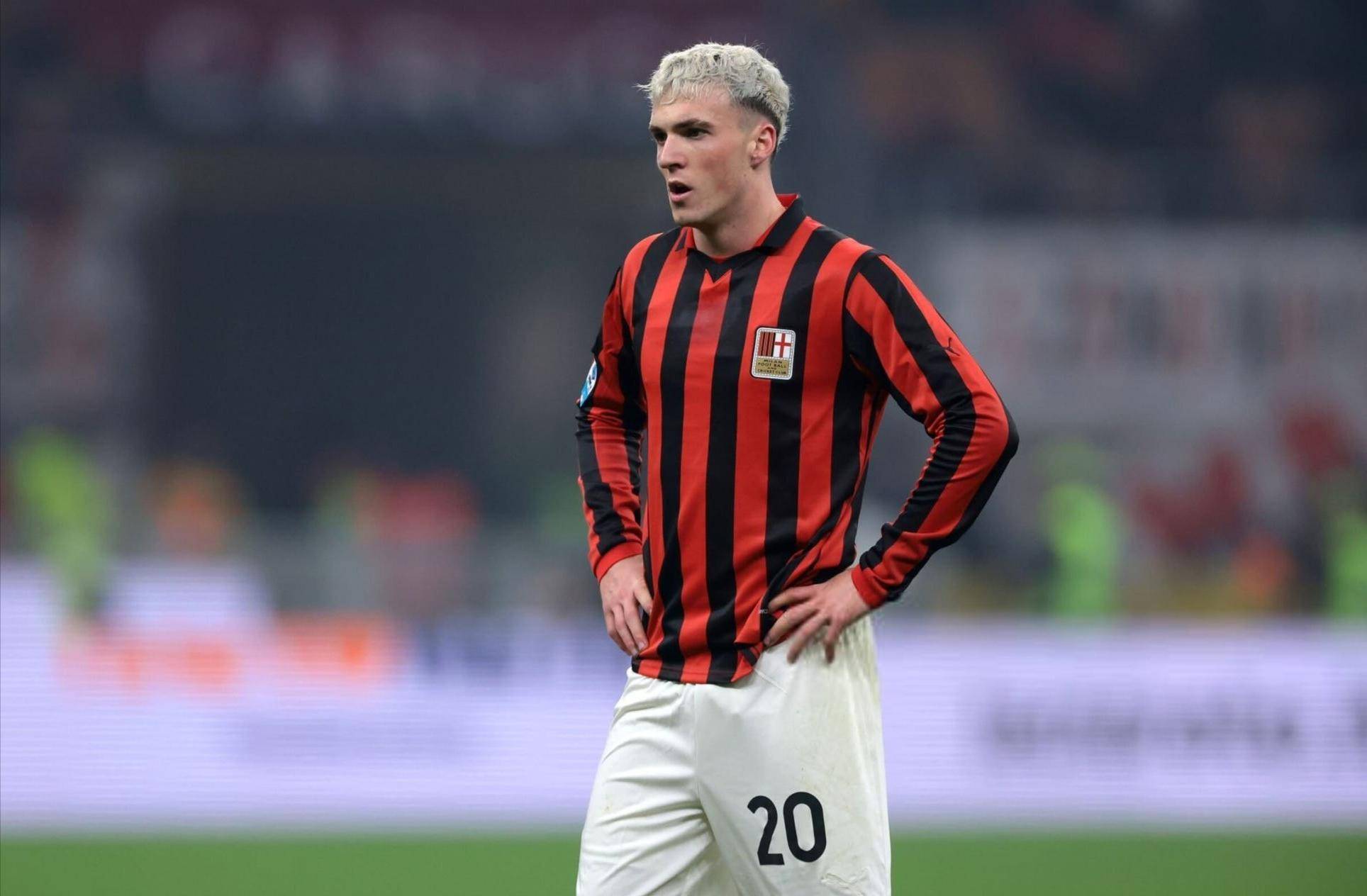 拜仁慕尼黑莱万帽子戏法再创纪录（莱万帽子戏法助拜仁再创纪录）