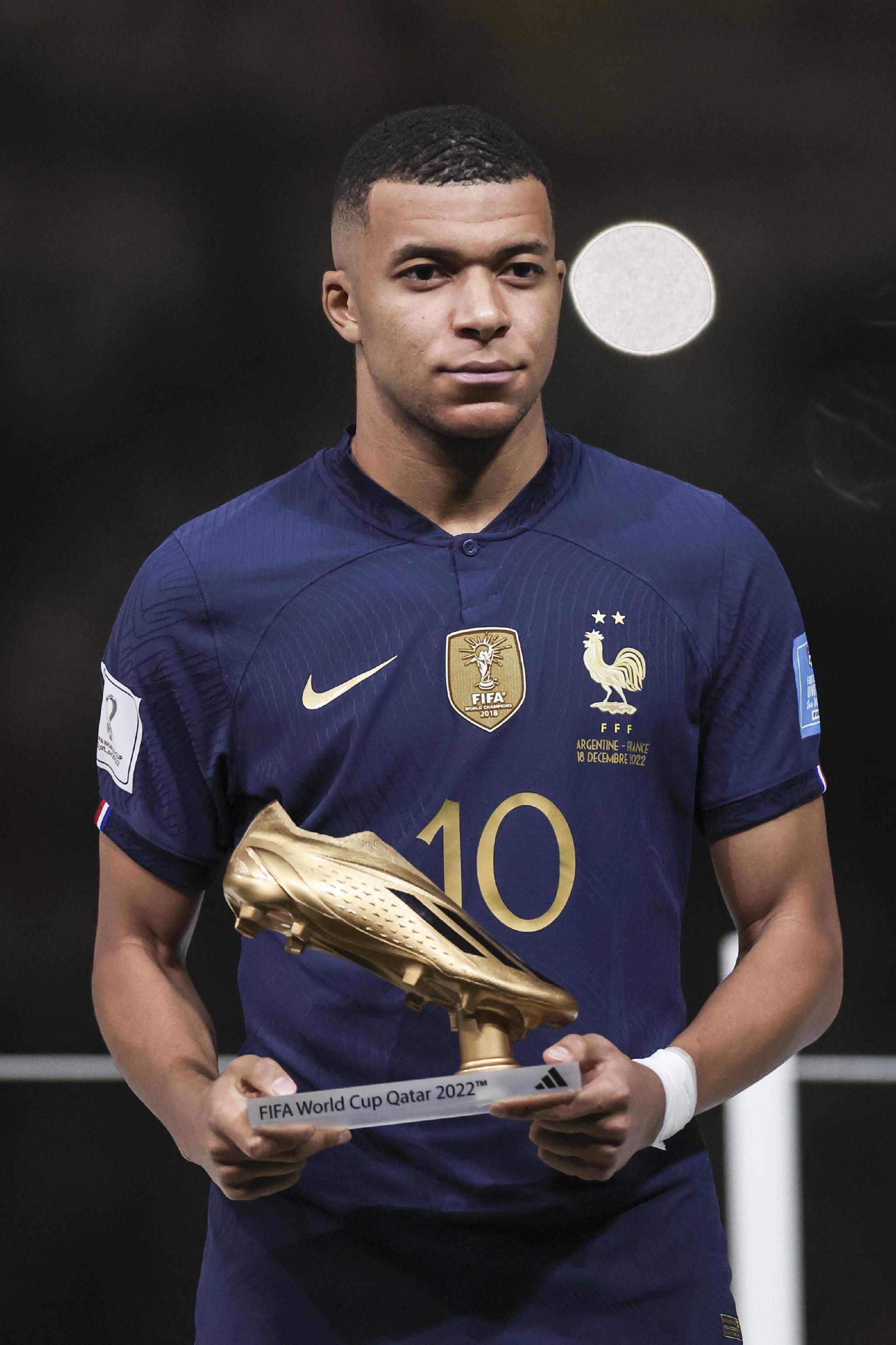 半场战报：多特0-1勒沃库森，马扎破门，格里马尔多助攻（半场：勒沃库森1-0领先多特，格里马尔多助攻马扎建功）