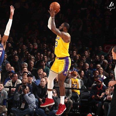 赫内斯：明年目标是德甲冠军；已准备庆祝活动？我们不想傲慢（赫内斯：明年剑指德甲冠军；被问庆祝是否已准备——不，我们不想显得傲慢）