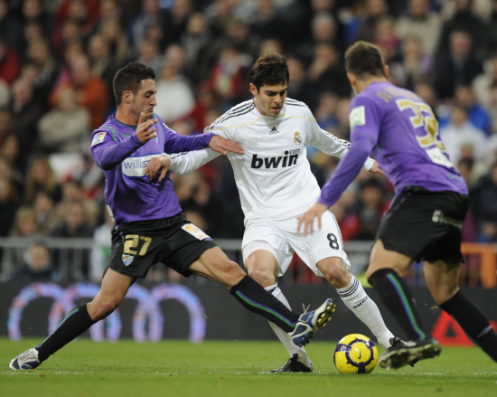 534场，诺伊尔追平伊梅尔并列德甲门将历史出场榜第二位（德甲门将出场榜：诺伊尔534场追平伊梅尔，并列历史第二）