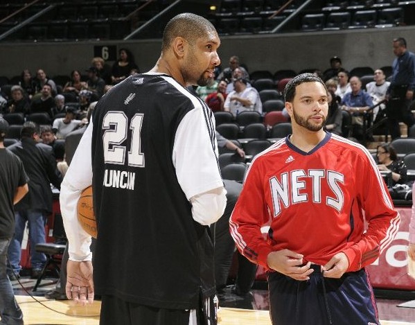 门将关键扑救震惊全场，堪称神扑（门将逆天一扑震撼全场，堪比神迹）