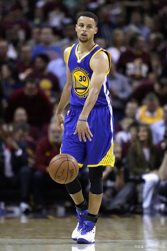 曼晚：曼联有信心在出售“弃将小队”前为引进谢什科提供资金（曼晚：曼联相信无需等卖“弃将小队”也能为引进谢什科筹措资金）