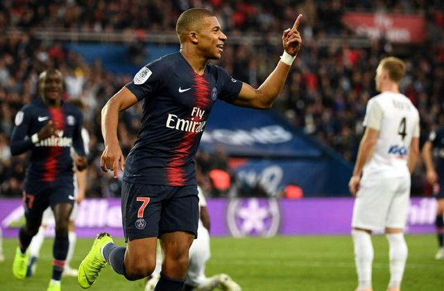 狄龙：花哨可爱那不是我的风格 硬朗作风才是取胜之道（狄龙：我不玩花哨可爱风，硬派作风才是制胜关键）