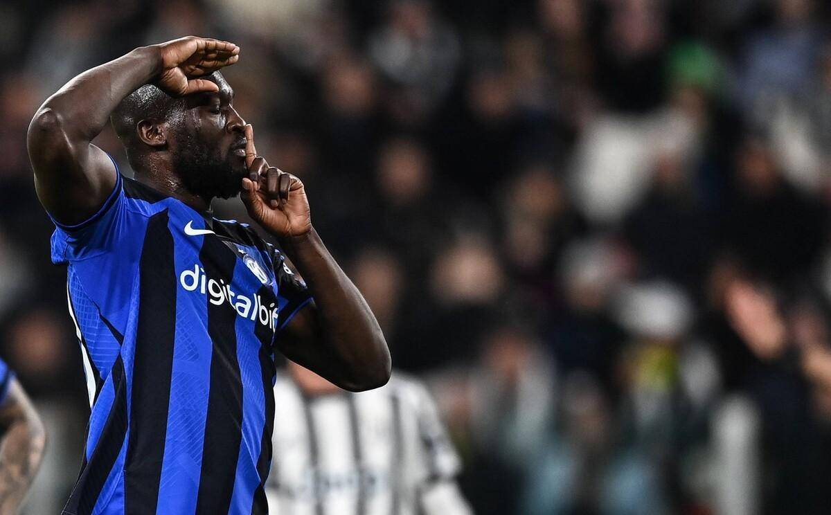 埃贝尔：诺伊尔仍是世界最佳门将之一；续约问题我们会联系他（埃贝尔：诺伊尔依旧位列世界顶级门将；续约事宜将与其沟通）